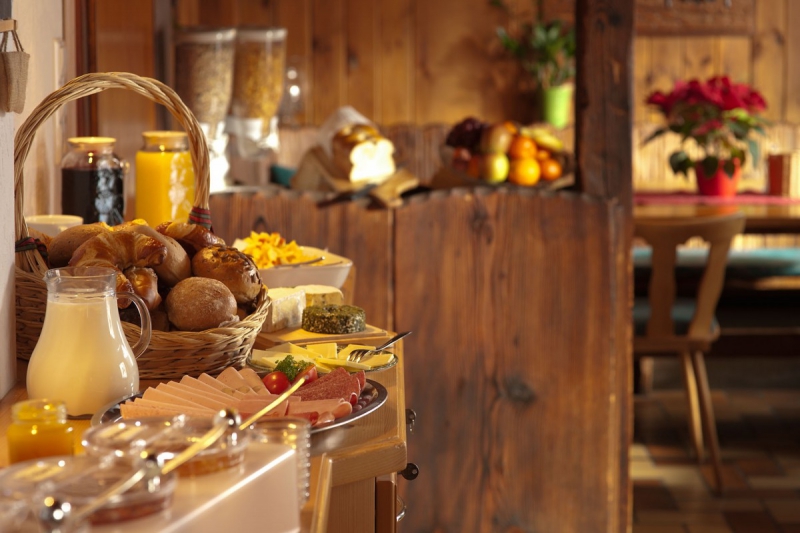 boulangerie-OLLIOULES-min_breakfast_buffet_food_restaurant_meal_hotel_plate_fresh-718745